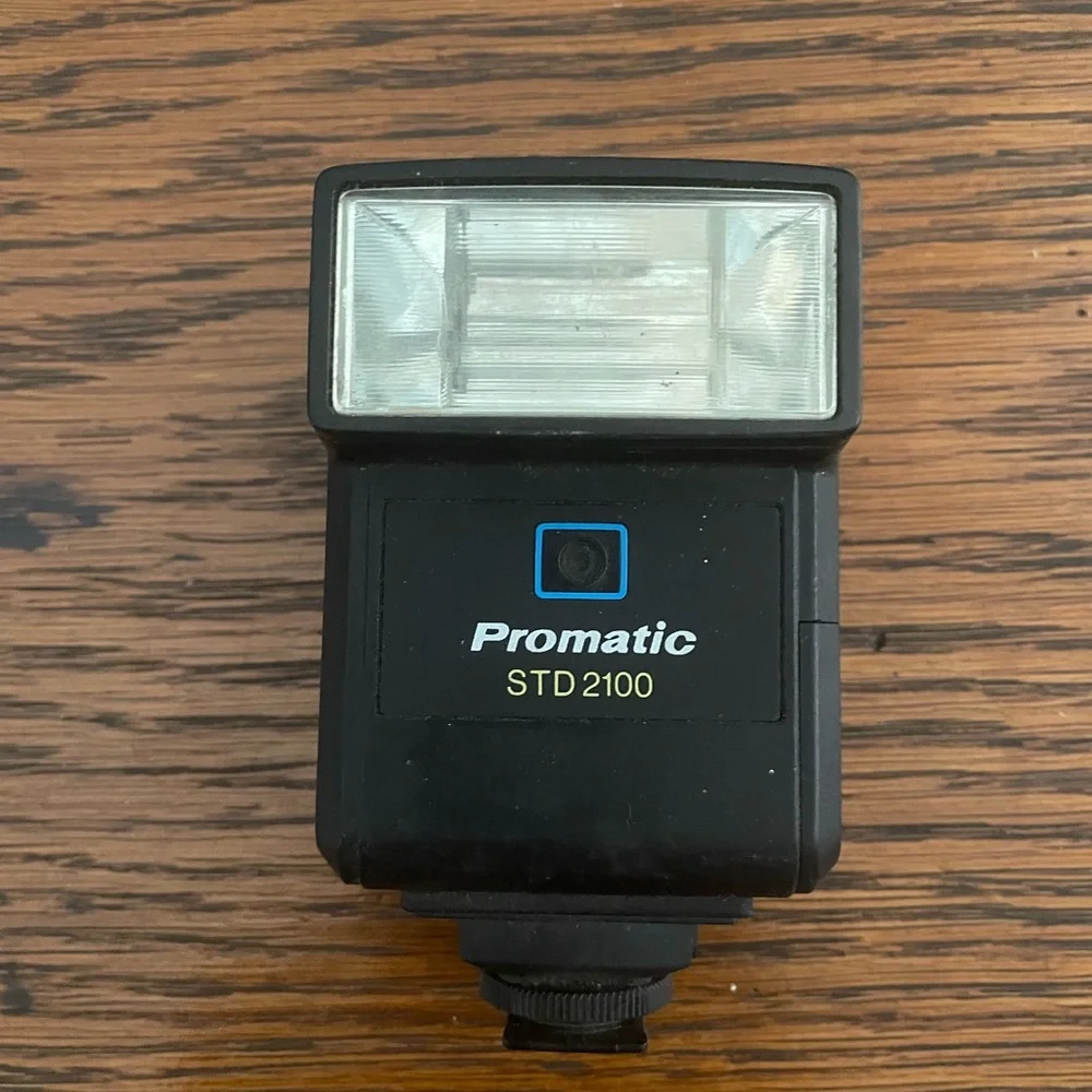 Black Compact Camera Flash with Diffuser